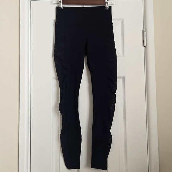 Fabletics Powerhold Mesh Pocket 7/8 Leggings Black XS 25” - Picture 6 of 17